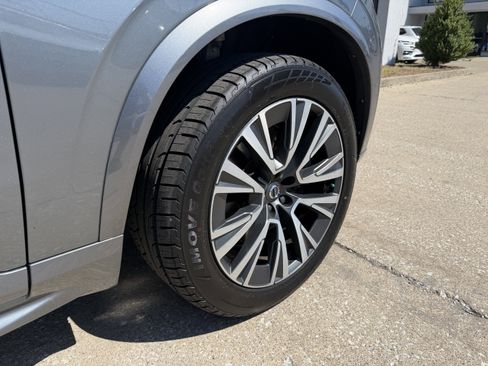 Used 2020 Volvo XC90 T6 Momentum w/ Protection Package Premier AWD/4WD image 21