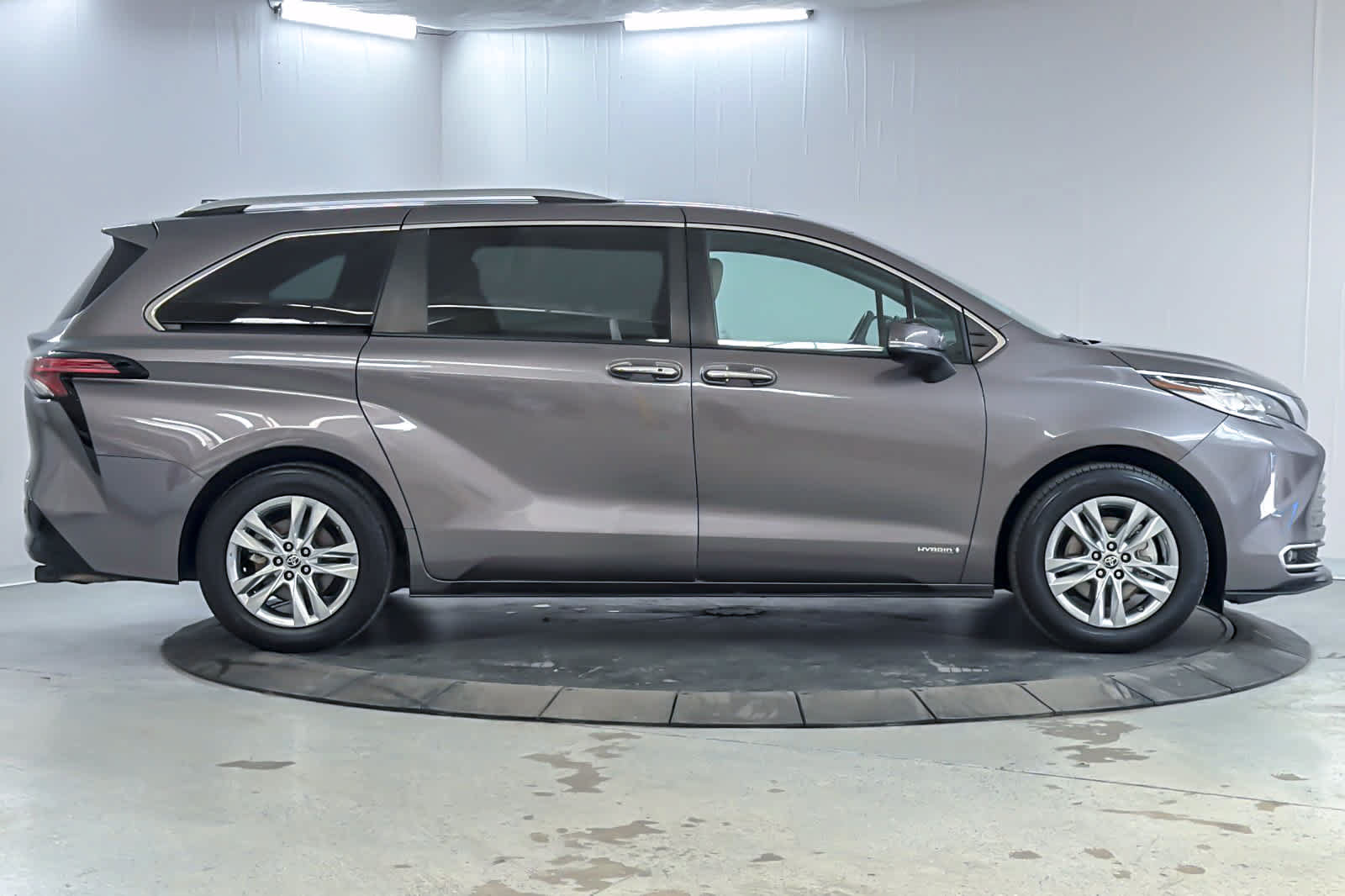 Used 2021 Toyota Sienna Limited AWD/4WD image 8