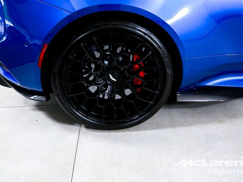 Used 2023 Aston Martin DBS Superleggera Volante image 26