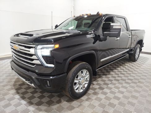 Used 2024 Chevrolet Silverado 2500 High Country w/ Technology Package AWD/4WD image 1