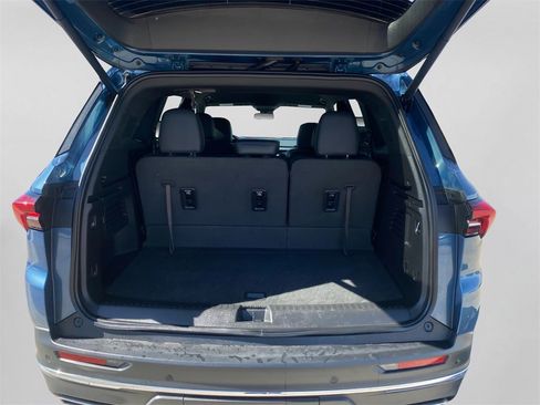 Used 2025 Buick Enclave Preferred image 11