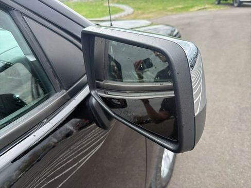 Used 2022 Chevrolet Silverado 1500 LT AWD/4WD image 6