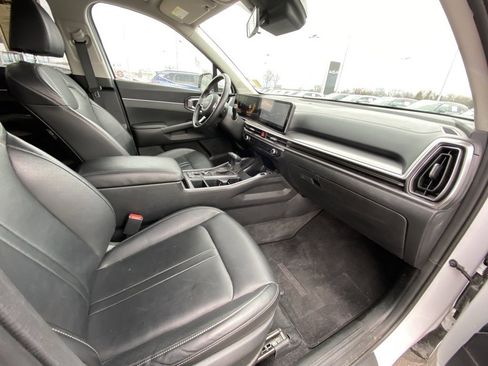 Used 2024 Kia Sorento S image 28