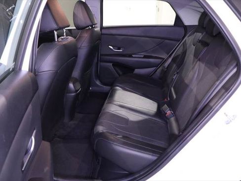 Used 2022 Hyundai Elantra Limited FWD image 31