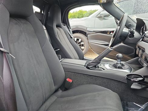 New 2025 MAZDA MX-5 Miata Club image 8