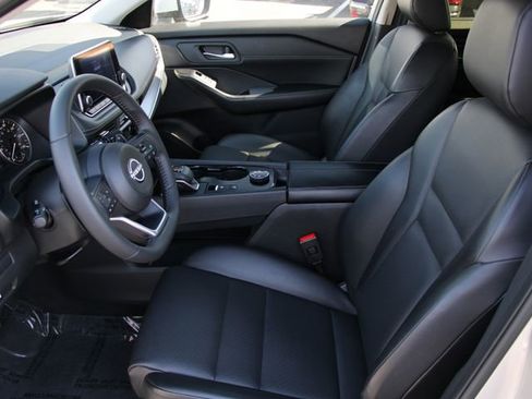 Certified 2024 Nissan Rogue SV w/ SV Premium Package AWD/4WD image 17