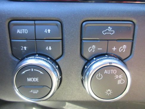 New 2026 GMC Sierra 1500 SLE w/ X31 Off-Road Package image 16