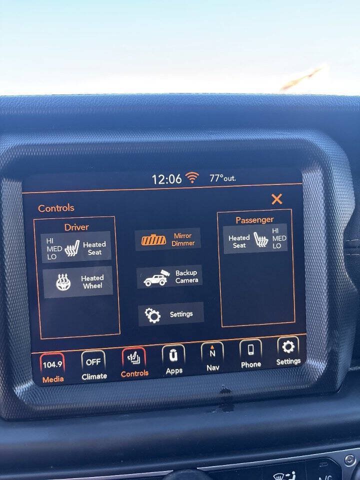 Used 2021 Jeep Wrangler Unlimited Sahara AWD/4WD image 17