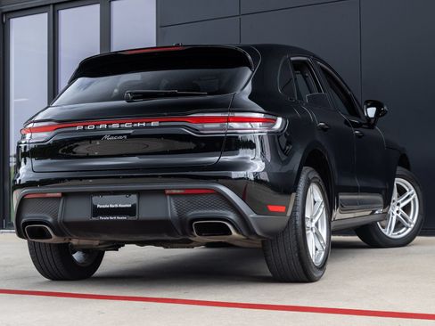 Certified 2024 Porsche Macan AWD/4WD image 11