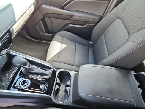 Used 2024 Chevrolet Colorado LT w/ LT Convenience Package II image 17