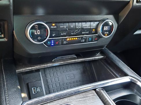 Used 2021 Ford Expedition Limited AWD/4WD image 31