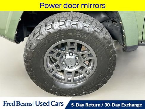 Used 2022 Toyota 4Runner TRD Off-Road Premium AWD/4WD image 39