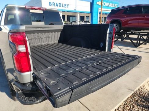 Used 2023 Chevrolet Silverado 1500 ZR2 w/ Technology Package image 18