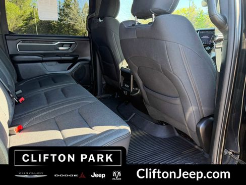 Used 2019 RAM 1500 Big Horn AWD/4WD image 17