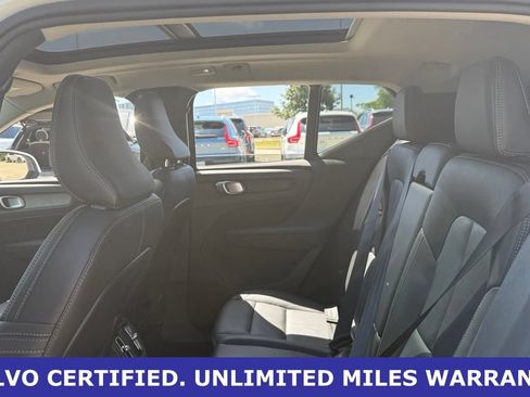 Certified 2025 Volvo XC40 B5 Plus AWD/4WD image 15