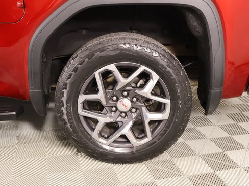 Used 2022 GMC Sierra 1500 SLT AWD/4WD image 19