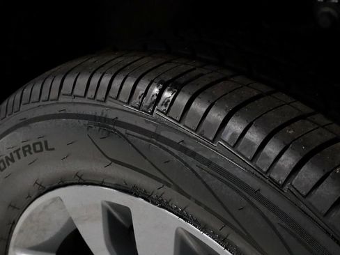 Certified 2023 Ford Explorer XLT w/ Equipment Group 202A image 22