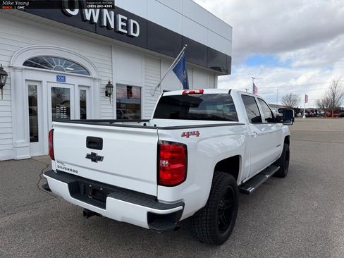 Used 2018 Chevrolet Silverado 1500 Custom w/ Custom Value Package image 5