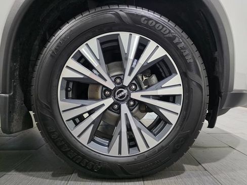 Used 2023 Nissan Rogue SV AWD/4WD image 25