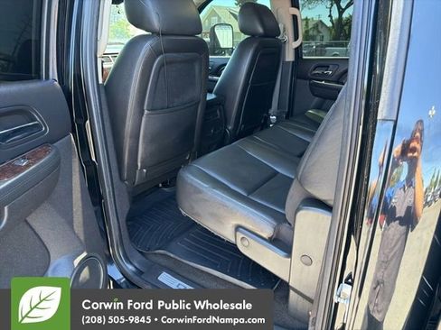 Used 2011 GMC Sierra 2500 Denali w/ Suspension Package, Off-Road AWD/4WD image 28