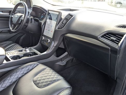 Used 2023 Ford Edge Titanium image 26