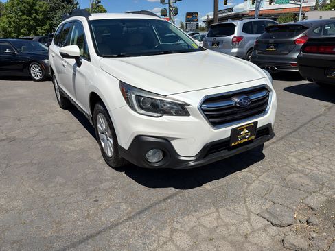 Used 2018 Subaru Outback 2.5i Premium AWD/4WD image 11