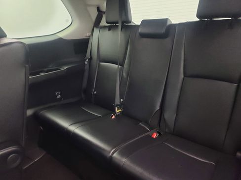 Used 2025 Toyota Grand Highlander AWD image 25