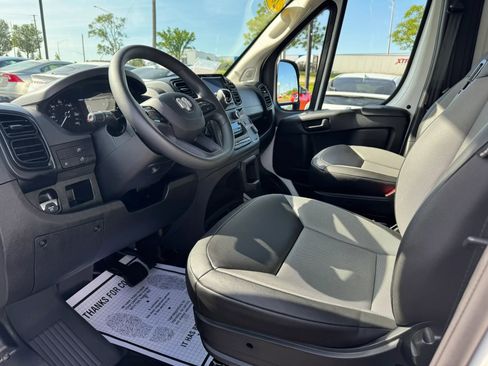 Used 2026 RAM ProMaster 2500 w/ Convenience Group FWD image 9