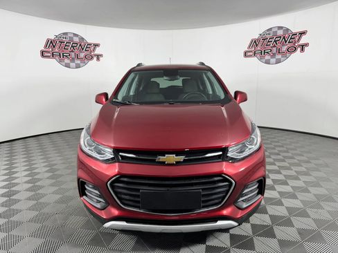 Used 2020 Chevrolet Trax LT AWD/4WD image 2