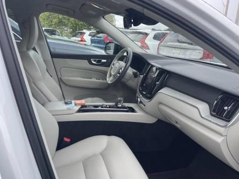 Used 2024 Volvo XC60 B5 Plus w/ Protection Package Premier AWD/4WD image 10