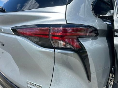 Certified 2021 Toyota Sienna Limited AWD/4WD image 42