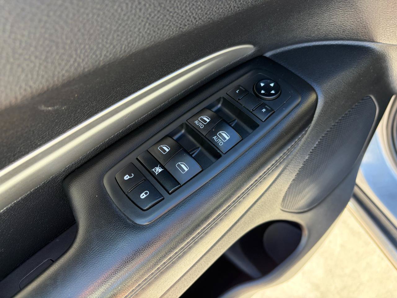 Used 2020 Dodge Durango SXT w/ 3rd Row Seating Group AWD/4WD image 12