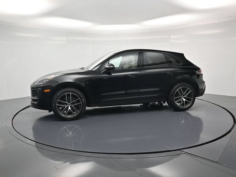 Certified 2026 Porsche Macan AWD/4WD image 2