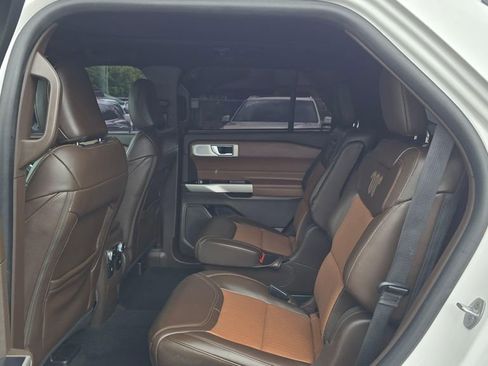 Used 2023 Ford Explorer King Ranch w/ Technology Package AWD/4WD image 16