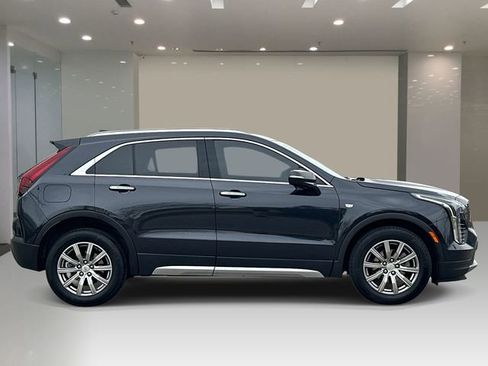 Used 2023 Cadillac XT4 Premium Luxury w/ Cold Weather Package FWD image 5