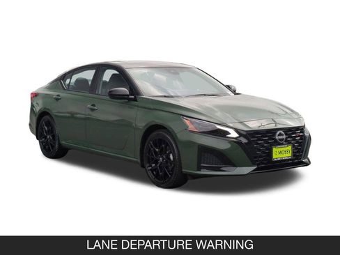 New 2026 Nissan Altima 2.5 SR FWD image 2