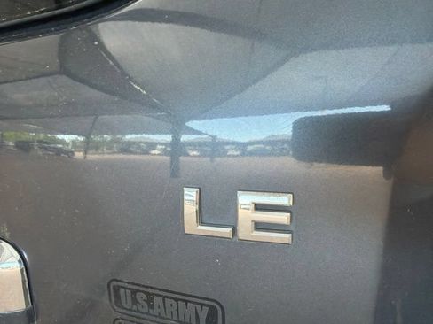 Used 2012 Nissan Pathfinder LE AWD/4WD image 5