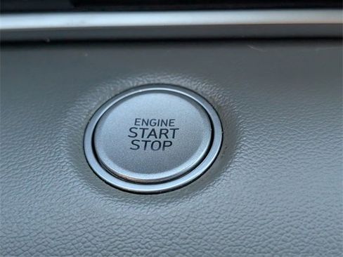 Used 2022 Hyundai Elantra SEL w/ Convenience Package image 30