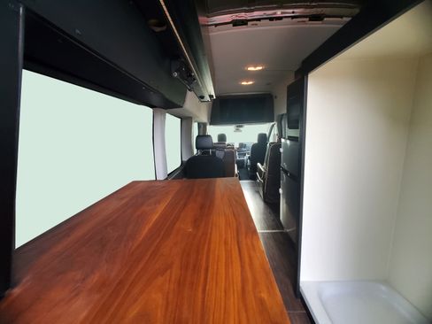 Used 2020 Ford Transit 350 XLT image 3