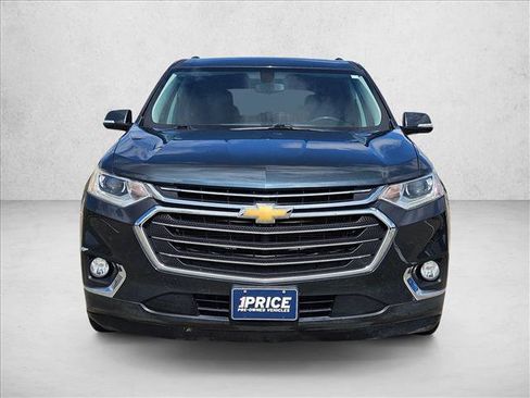 Used 2018 Chevrolet Traverse LT FWD image 2