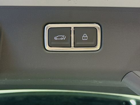Used 2024 Kia EV9 Light Long Range RWD image 31