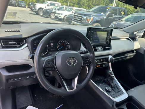 Used 2021 Toyota RAV4 XLE Premium AWD/4WD image 10