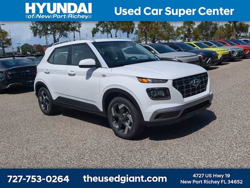 New 2026 Hyundai Venue SEL image 9