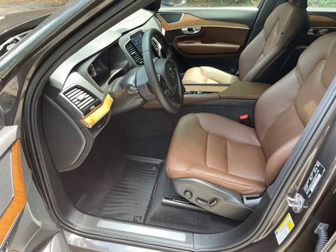 Certified 2024 Volvo XC90 B5 Plus AWD/4WD image 10