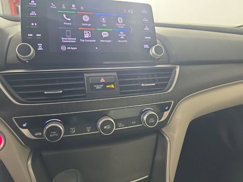 Used 2018 Honda Accord EX image 19