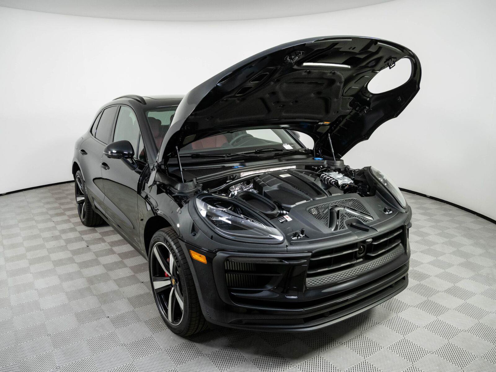 New 2026 Porsche Macan S AWD/4WD image 34