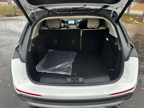 Used 2025 Lincoln Corsair AWD w/ Equipment Group 101A image 23