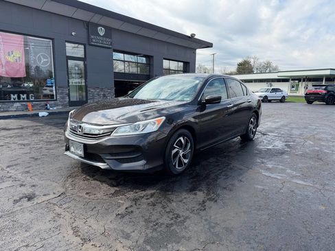 Used 2017 Honda Accord LX image 2