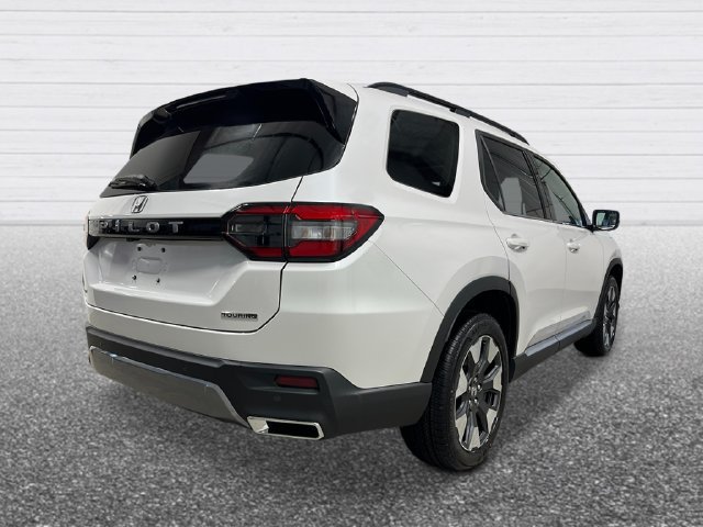 New 2026 Honda Pilot Touring image 5