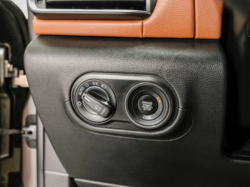 Used 2017 Maserati Levante S image 29